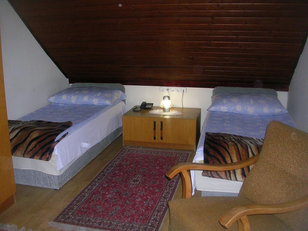 Hegyesi Vendeghaz Bed & Breakfast Gödöllő Стая снимка