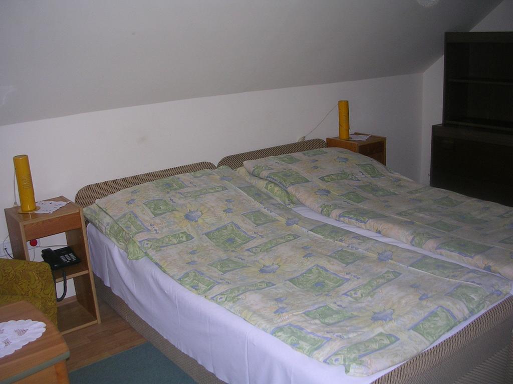 Hegyesi Vendeghaz Bed & Breakfast Gödöllő Стая снимка